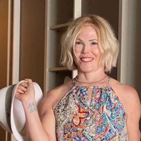 Meet your Posher, Suzanne - Picture 2 of 3